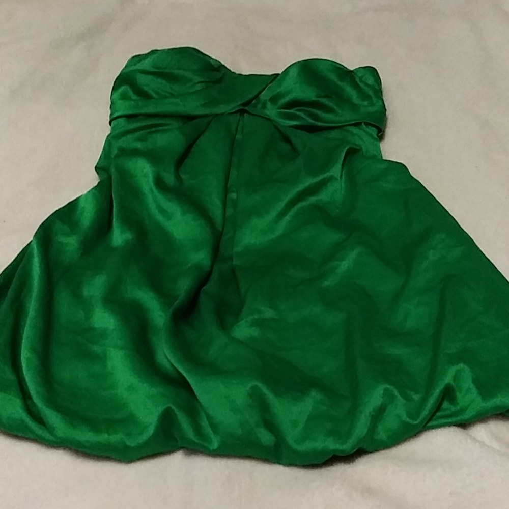 Satin strapless small bubble dress